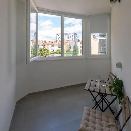 Apartment D33