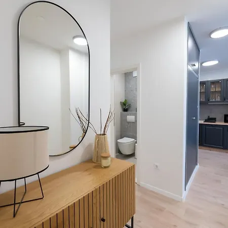 Apartment D33
