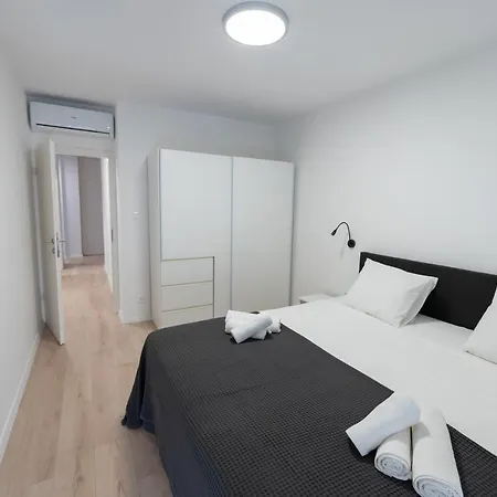 D33 Apartment *